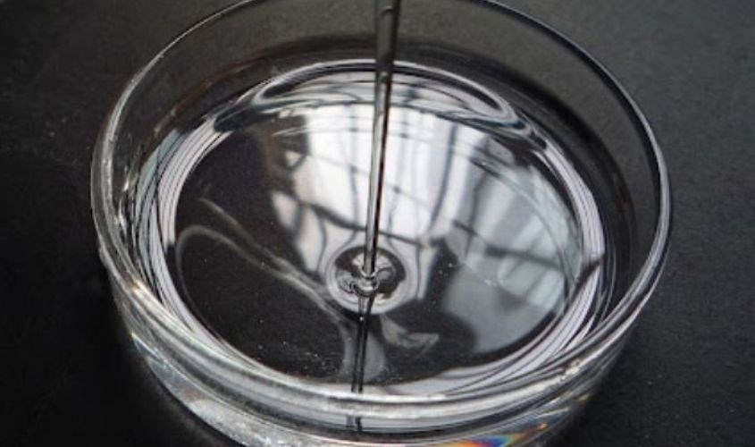 Sorbitol là chất lỏng, màu trắng, không mùi, có vị ngọt