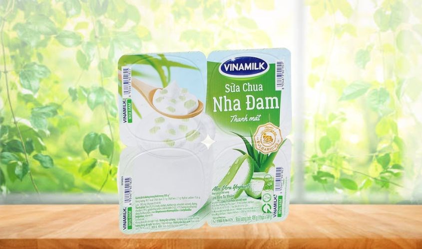 Lốc 4 hộp sữa chua trái cây Vinamilk vị nha đam 100g