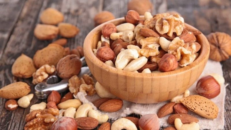 Các loại hạt là nguồn cung cấp chất béo tốt cho người mắc rối loạn lipid máu
