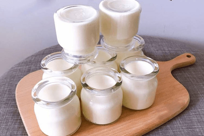 Cách làm sữa chua cho bé từ sữa công thức giúp bé ăn ngon hơn