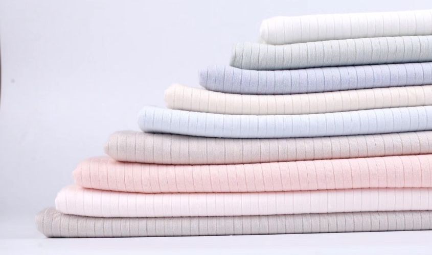 Phơi vải modal ở nơi thoáng mát, phơi khô tự nhiên không sấy nóng