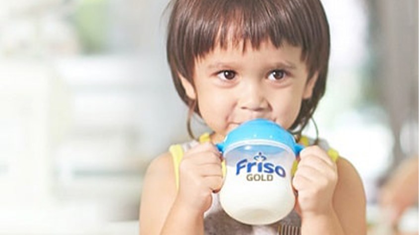 Nên chọn sữa cho bé tùy thuộc vào tình hình kinh tế và nhu cầu sử dụng Nên chọn sữa cho bé tùy thuộc vào tình hình kinh tế và nhu cầu sử dụng