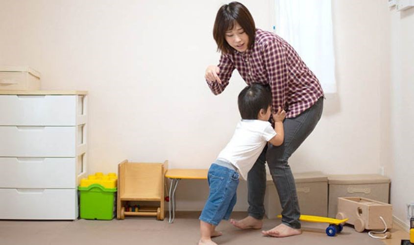 Xác định nguyên nhân sẽ giúp bố mẹ có những phương pháp phòng ngừa rối loạn hành vi ở trẻ 