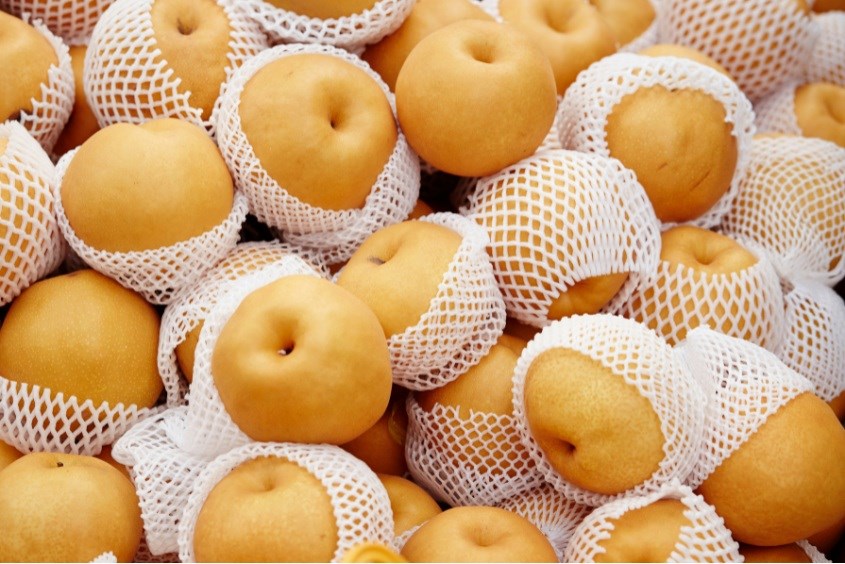 Bà bầu ăn lê nên chọn lê tươi màu sắc vàng tươi sáng Bà bầu ăn lê được không