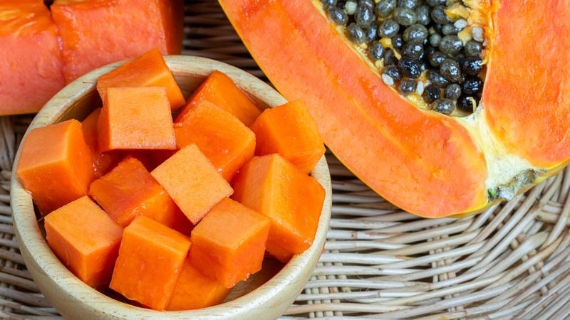 Khi đu đủ chín nên ăn ngay hoặc chỉ nên bảo quản trong tủ lạnh 1-2 ngày