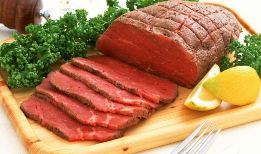 Ăn cháo ăn liền với thịt bò tái có thể làm sảy thai