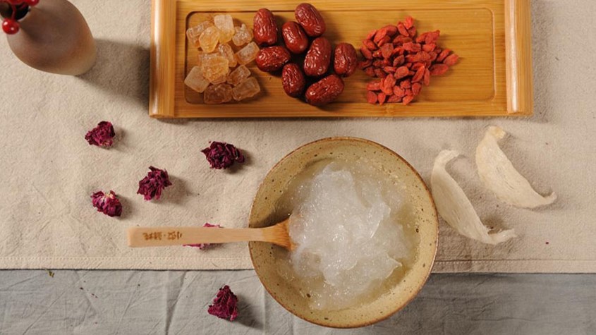 Ăn yến quá thường xuyên