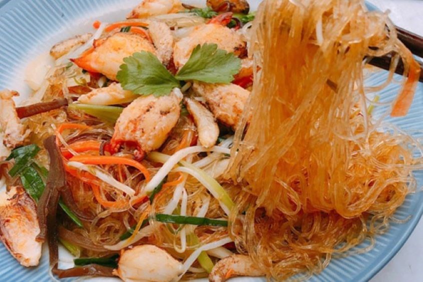 Bà bầu ăn cua xào với miến để bổ sung dinh dưỡng Bà bầu ăn được cua không