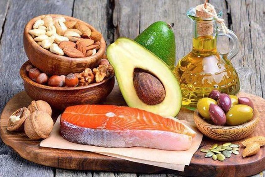 Trẻ thiếu chất béo dễ bị mệt mỏi và khó ngủ Trẻ sơ sinh khó ngủ thiếu chất gì