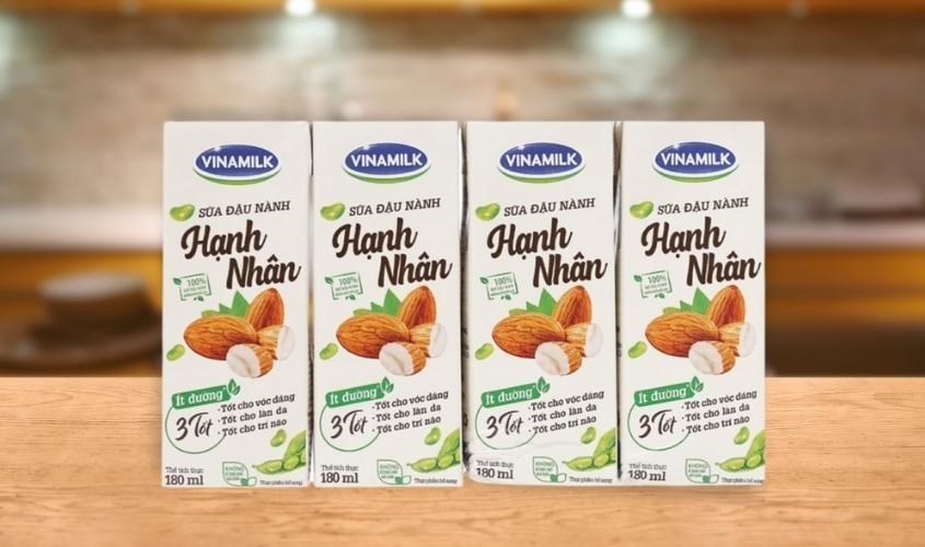 Lốc 4 hộp sữa đậu nành hạnh nhân Vinamilk 180ml