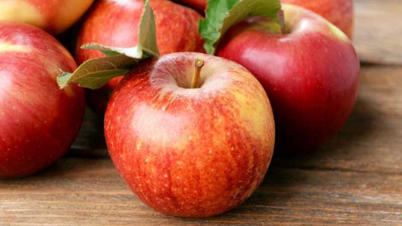 Bạn có thể lót dạ khi đói chỉ với một trái táo 