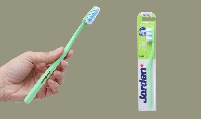 Bàn chải đánh răng Jordan Classic lông cứng vừa