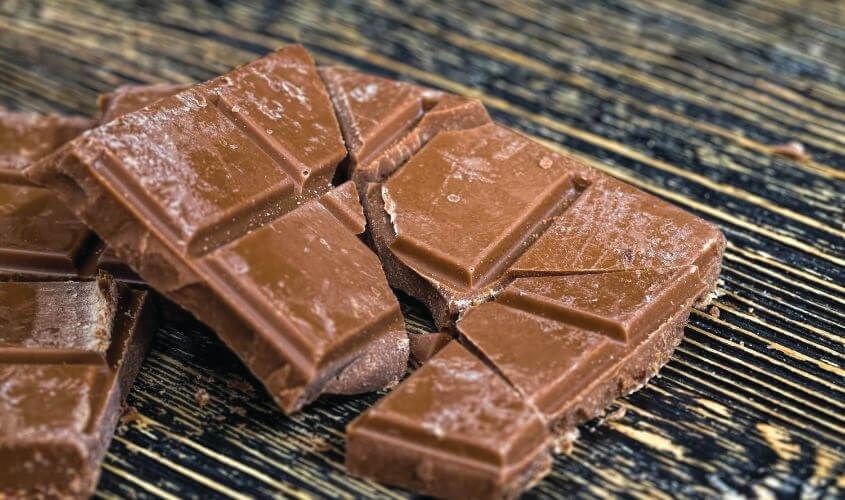 Socola hết hạn và không được bảo quản kỹ thì không nên ăn