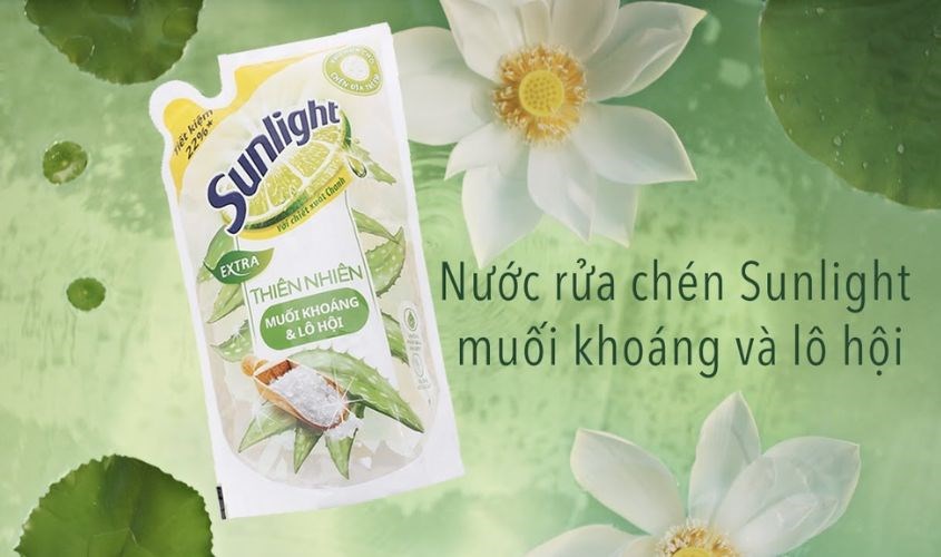 Nước rửa chén Sunlight Extra thiên nhiên muối khoáng và lô hội túi 2 lít