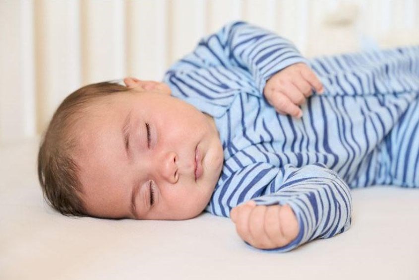 Lịch sinh hoạt bé 5 tháng khoa học