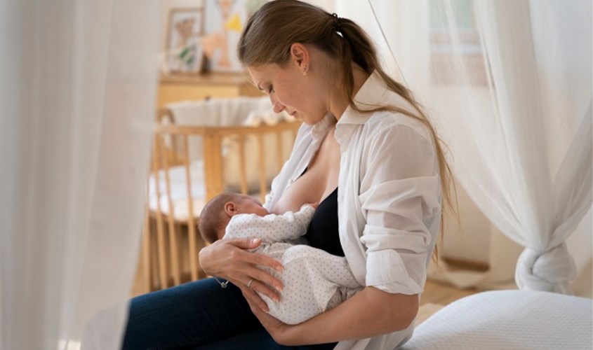 Canxi rất quan trọng trong quá trình sản xuất sữa mẹ sau sinh