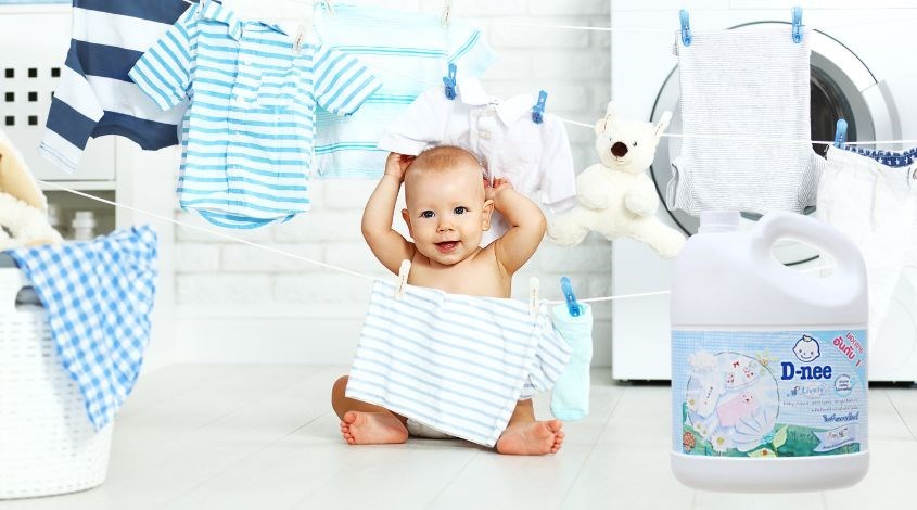 Nước giặt quần áo cho bé D-nee Trắng hương thơm dịu nhẹ can 3 lít
