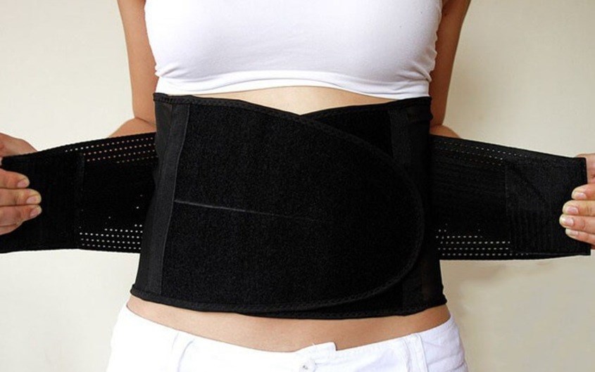 Nịt bụng sau sinh sẽ giúp giảm áp lực và giữ thẳng lưng hiệu quả
