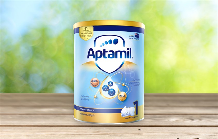 Sữa bột Aptamil Infant Formula số 1 vị nhạt thanh 900g (0 - 12 tháng)
