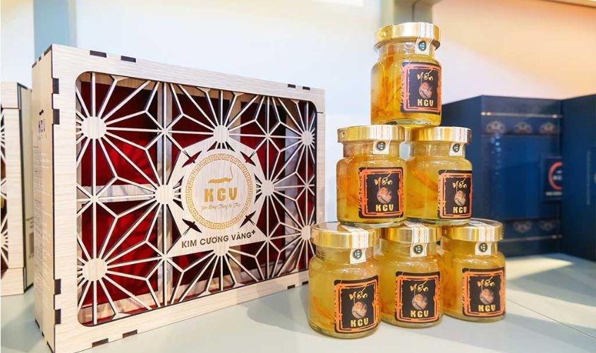 Nước tổ yến đông trùng hạ thảo Kim Cương Vàng