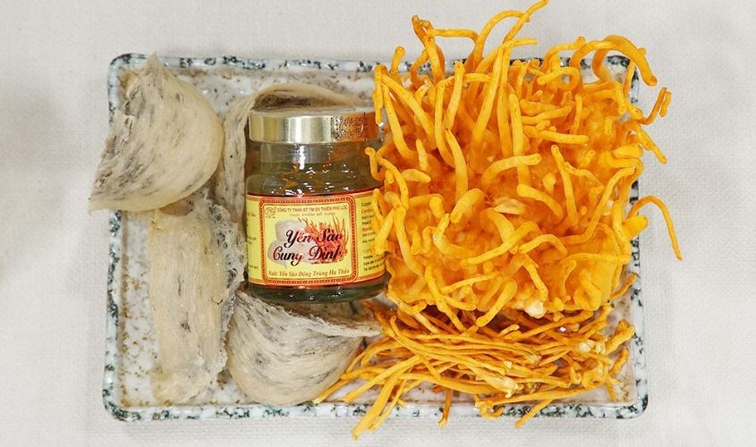 Nước yến đông trùng hạ thảo Cung Đình