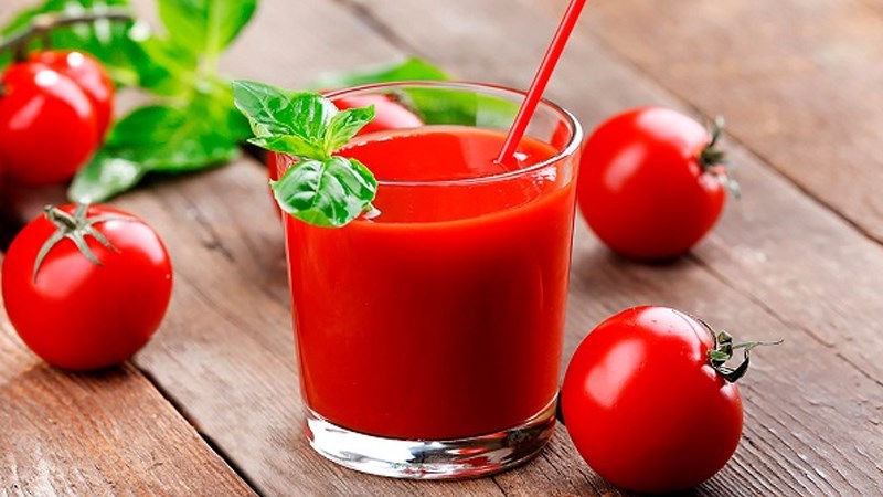 Nước ép cà chua là một trong những thực phẩm giúp giảm cân hiệu quả