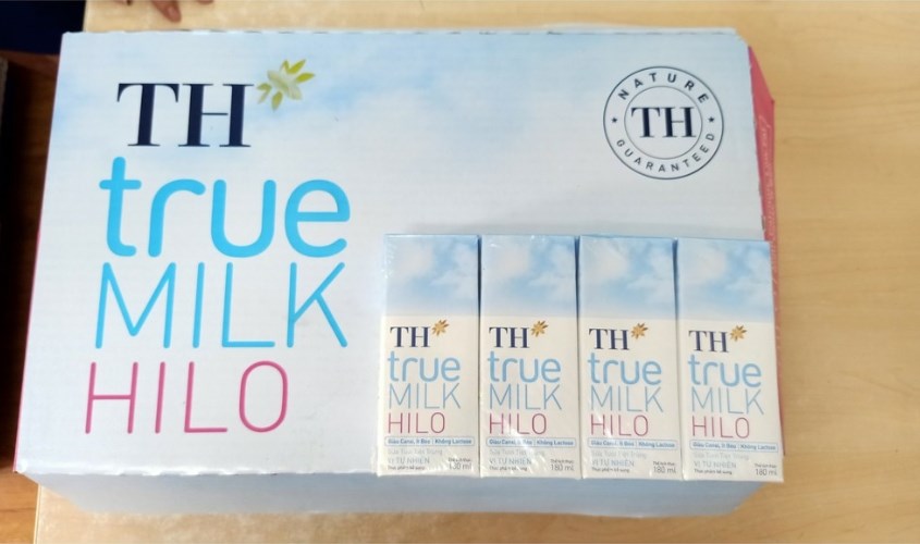 Thùng 48 hộp sữa tươi tiệt trùng TH true MILK Hilo không đường 180 ml (từ 1 tuổi)