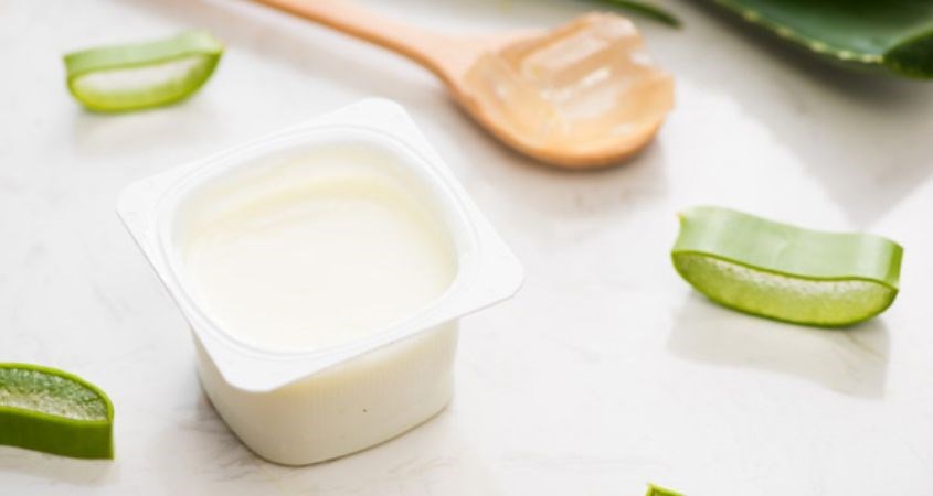 Kết hợp sữa chua với nha đam