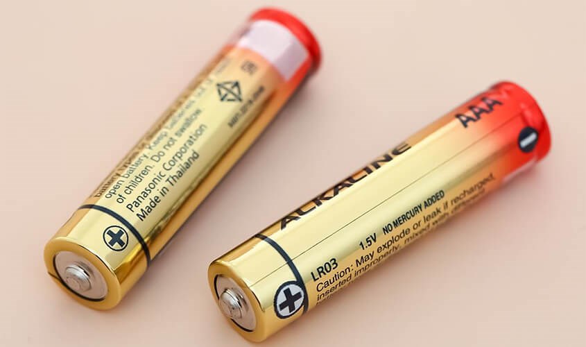 Kiểm tra hạn sử dụng của pin