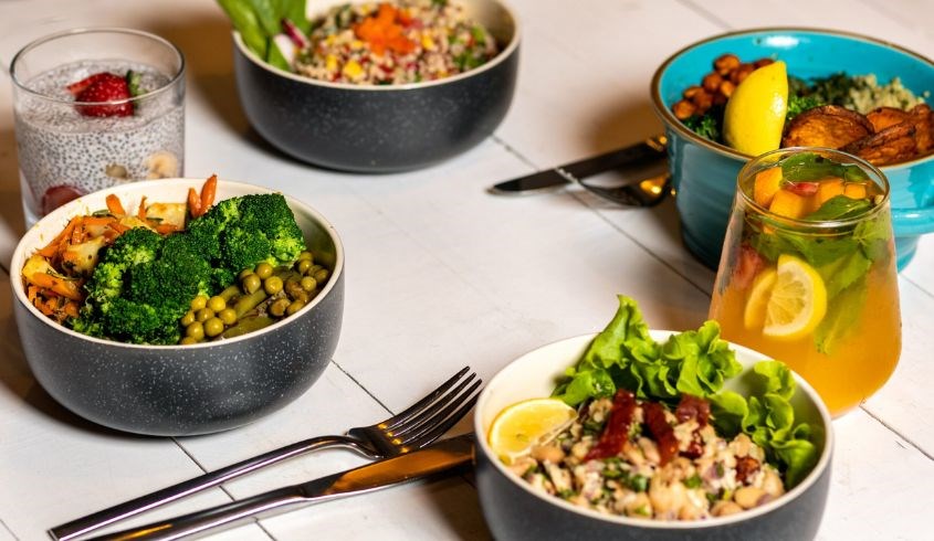 Sữa tươi không đường kết hợp chế độ ăn lành mạnh