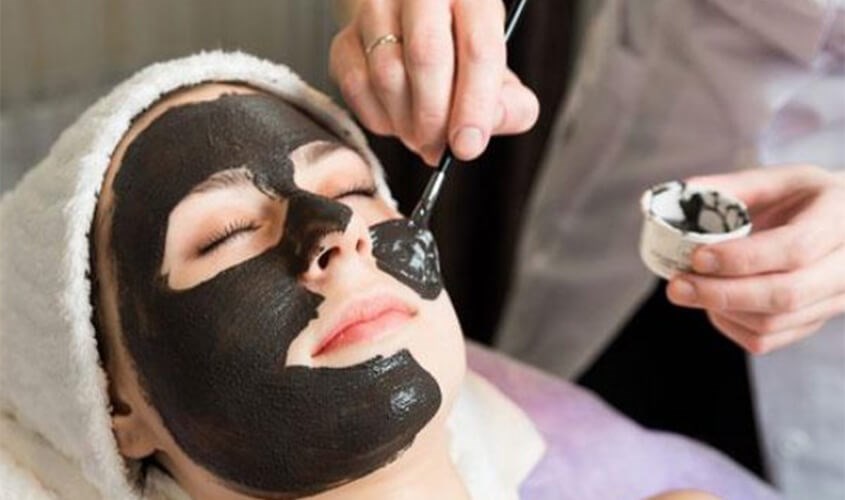 Da có thể bị ửng đỏ và ngứa sau khi lột mụn Da có thể bị ửng đỏ và ngứa sau khi lột mụn