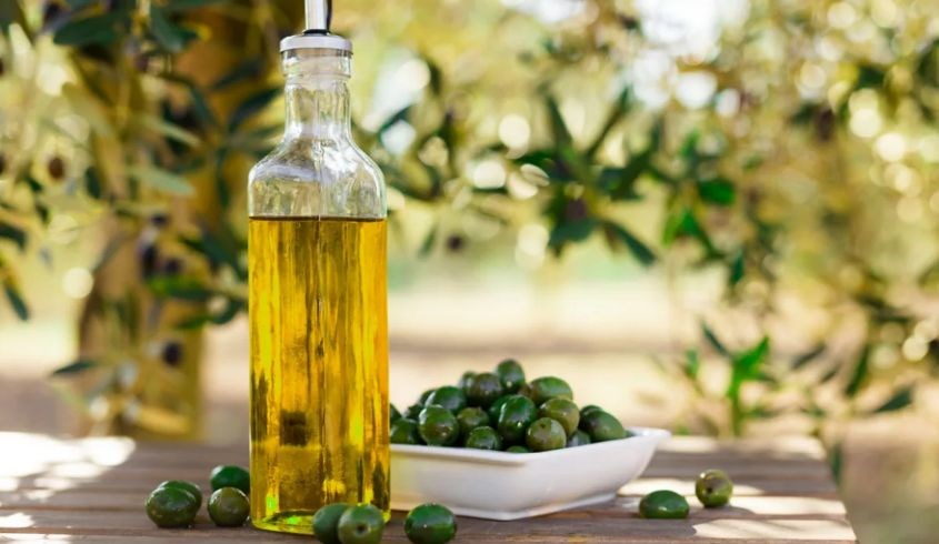 Dầu olive có thể kết hợp cùng yến mạch để tẩy tế bào chết hiệu quả