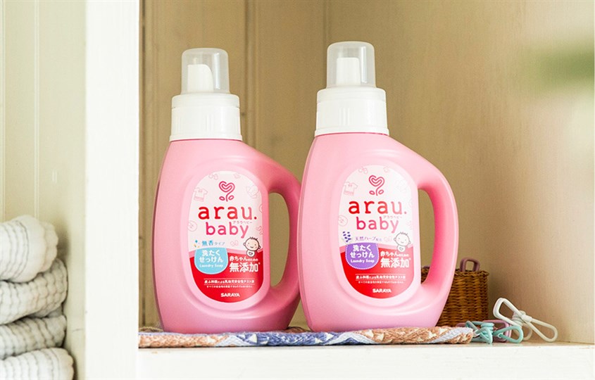 Nước giặt quần áo cho bé Arau Baby hương thảo mộc can 800 ml Nước giặt quần áo cho bé Arau Baby hương thảo mộc can 800 ml