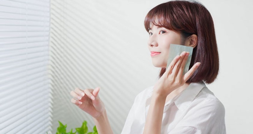 Giấy thấm dầu giúp giảm bóng nhờn cho da Giấy thấm dầu giúp giảm bóng nhờn cho da