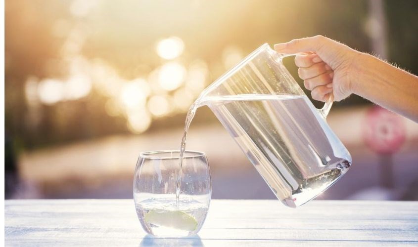 Uống nước giảm mụn hiệu quả