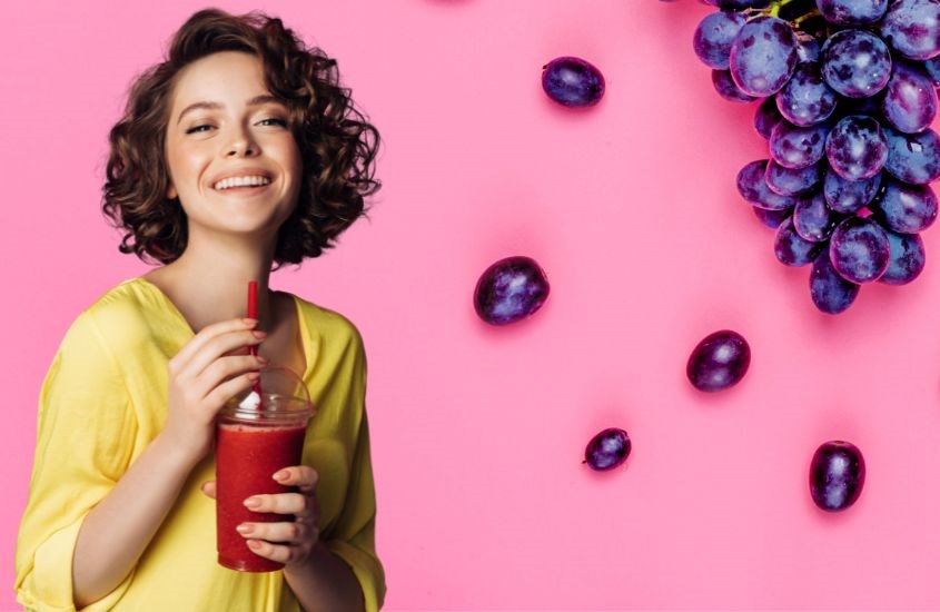 Nho chứa hàm lượng vitamin C dồi dào giúp tái tạo collagen, cho da luôn khỏe đẹp