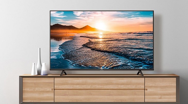 Tivi Android TCL 43 inch L43S5200 có thiết kế chân đế chữ V úp ngược, đứng vững trên mặt bàn