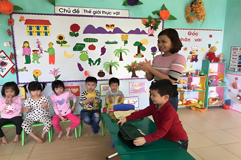 Cách khen trẻ mầm non