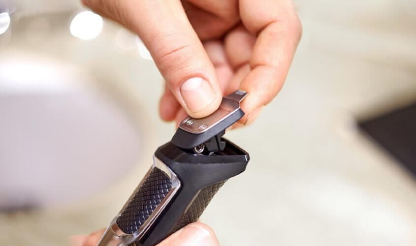 Nếu pin tông đơ bị chai thì bạn nên thay pin mới