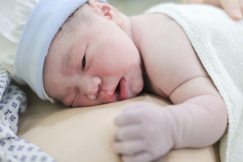 Da kề da sau sinh là gì?