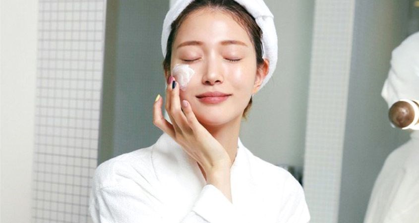 Bôi thuốc ở một vùng da nhỏ trước khi dùng cho các vết mụn