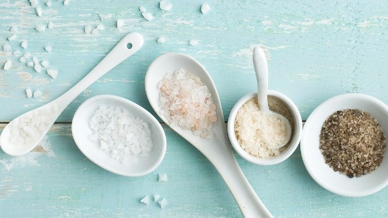 Xông hơi với nước muối giúp giảm tắc mũi