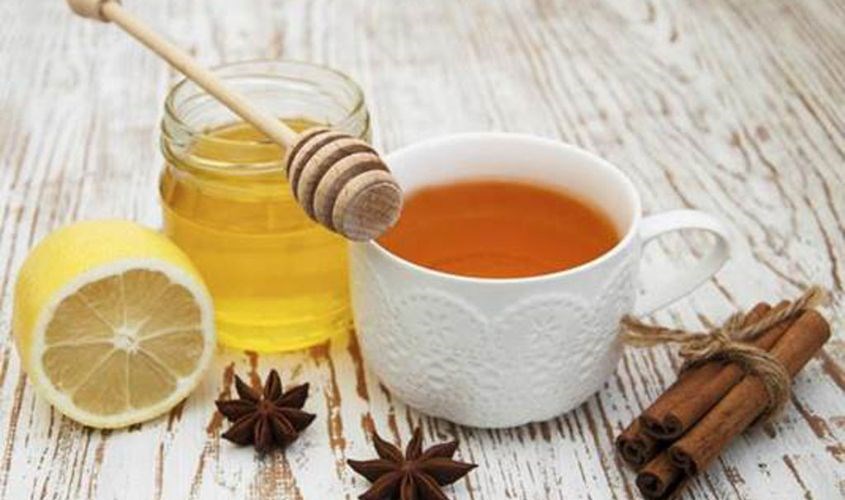 Pha chanh và mật ong quế Pha chanh và mật ong quế