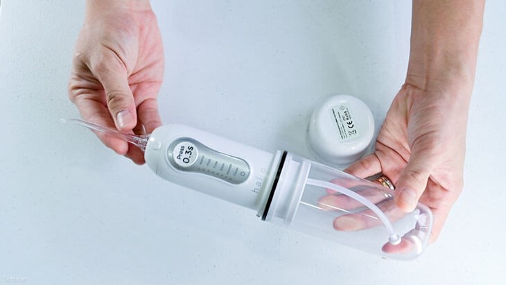 Máy tăm nước Halio Professional Cordless được làm từ chất liệu nhựa ABS chất lượng đem đến sự an tâm cho người dùng