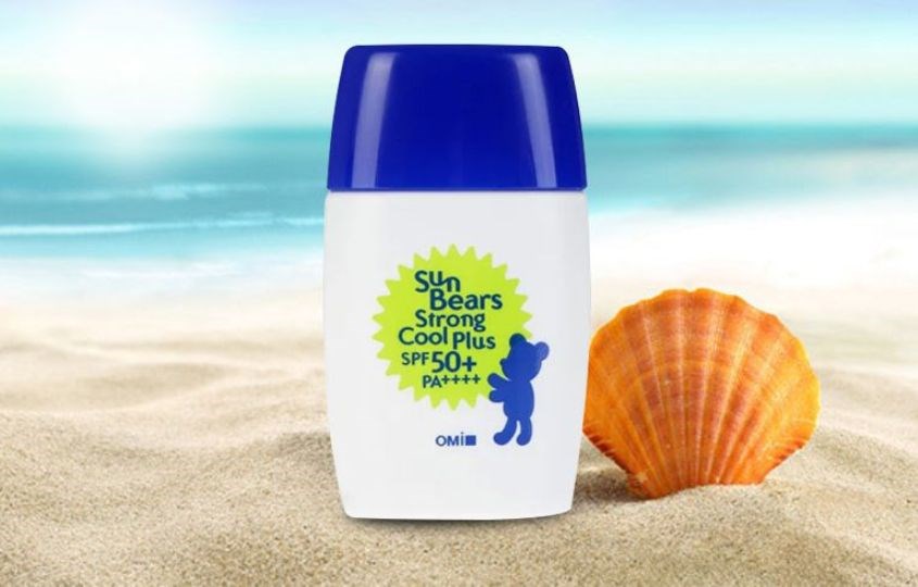 Sữa chống nắng bảo vệ và dịu mát da cho da dầu và da hỗn hợp Omi Strong Cool Plus SPF 50+ PA++++ 30g Sữa chống nắng bảo vệ và dịu mát da cho da dầu và da hỗn hợp Omi Strong Cool Plus SPF 50+ PA++++ 30g