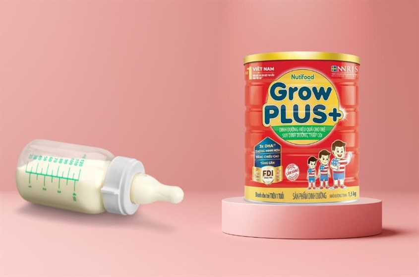 Bé bị dị ứng nguồn sữa mẹ