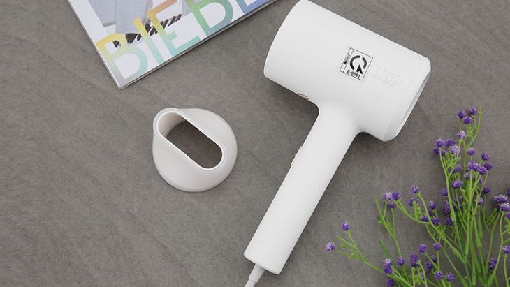 Máy sấy tóc 1800W Xiaomi NUN4052GL sở hữu ngoại hình đẹp mắt