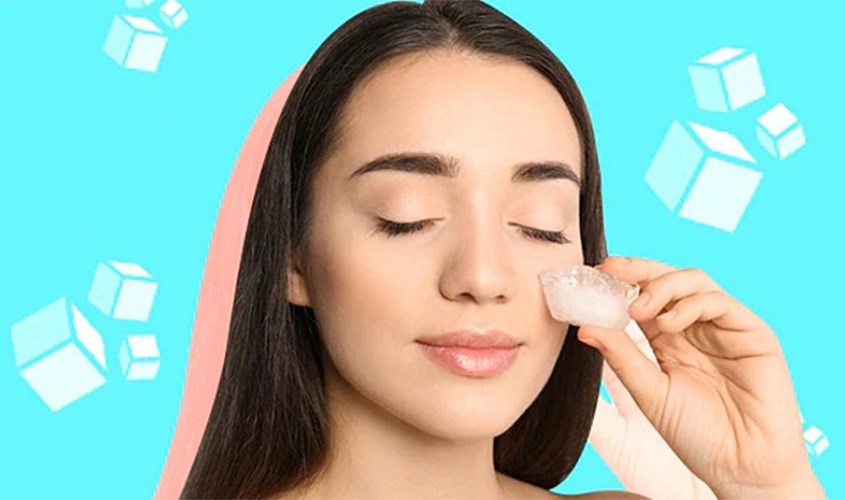 Dùng đá viên để lăn nhẹ nhàng qua vùng mũi để thu nhỏ lỗ chân lông Dùng đá viên để lăn nhẹ nhàng qua vùng mũi để thu nhỏ lỗ chân lông