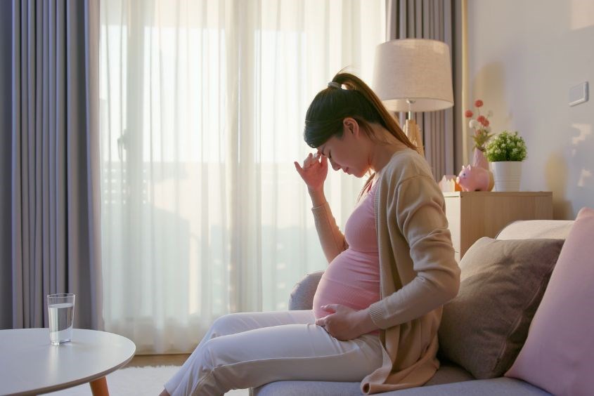 Tình trạng có bầu bị đau khớp háng khiến nhiều mẹ mệt mỏi trong thời gian dài Tình trạng có bầu bị đau khớp háng khiến nhiều mẹ mệt mỏi trong thời gian dài