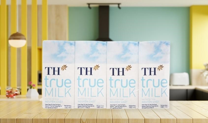 Lốc 4 hộp sữa tươi TH true MILK không đường 180 ml (từ 1 tuổi)